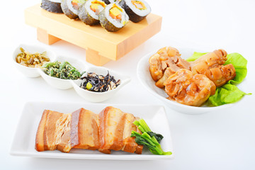 沖縄県産の三枚肉とてびち