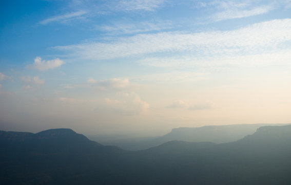 Fototapeta Hazy landscape in the Blue Mountains