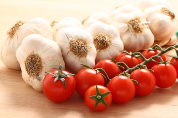 Pomodorini e aglio