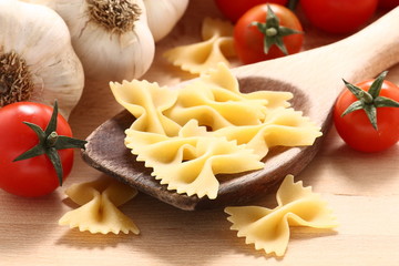 Pasta con pomodoro e aglio