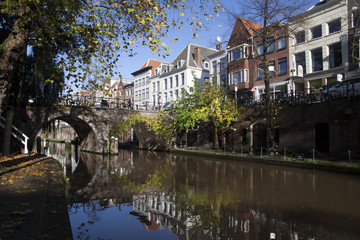 Fototapeta na wymiar The Oudegracht (old canal) in Utrecht,