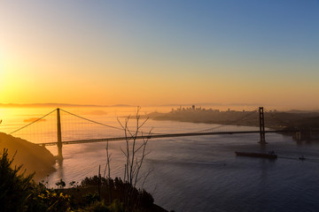 Fototapeta na wymiar Golden Gate Bridge San Francisco sunrise California