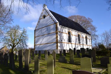 Fototapeten Kerkje in Friesland © henkbouwers