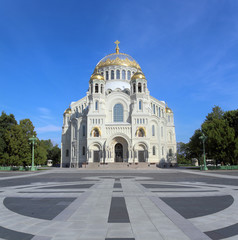 Fototapeta na wymiar Marynarki wojennej w Kronsztadzie Katedra Saint-Petersburg