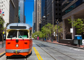 San Francisco Cable car Tram in Market Street California - obrazy, fototapety, plakaty