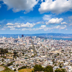 Fototapeta premium San Francisco skyline from Twin Peaks in California