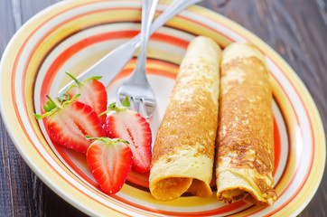 pancakes with strawberry