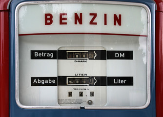 Historische Zapfs&auml;ule