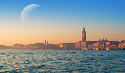 Obraz premium Venice with moon