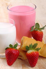 Frullato di fragole con latte e spuntino