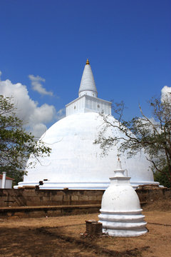 Sri Lanka - Anuradhapura (Dagoba Ruvanvelisaya)