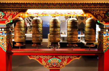 Spinning tibetan mantra