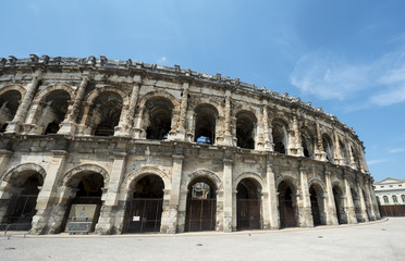 Nimes, Les Arenes