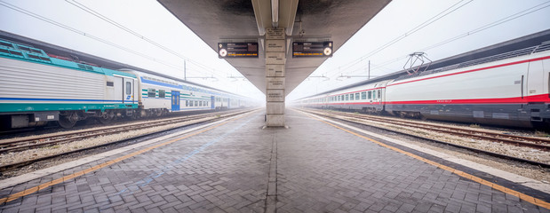 Obraz premium Stacja kolejowa Santa Lucia w Wenecji