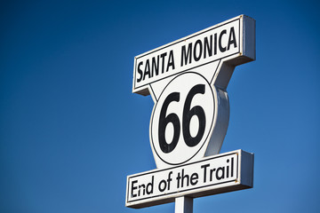 Route 66 Road Sign at Santa Monica Pier - obrazy, fototapety, plakaty