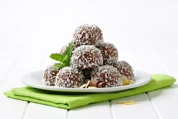 Rolgordijnen Chocolate coconut balls © Viktor