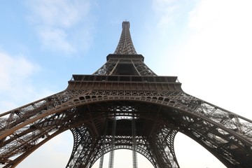 Fototapeta na wymiar Eiffel Tower Fog