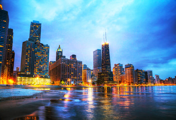 Downtown Chicago, IL bij zonsondergang