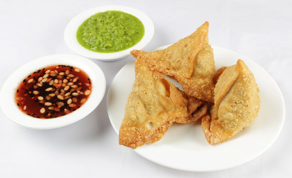 Samosas With Mint Chutney