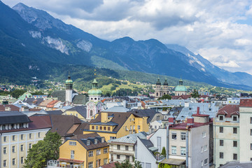 Naklejka na ściany i meble Ogólny widok z Innsbrucku w zachodniej Austrii.