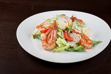 Fototapeta na wymiar Tasty shrimp salad