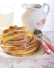 Caramelized bananas pancakes