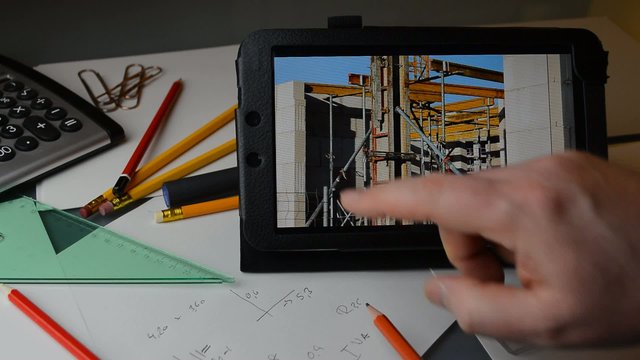 tablet right hand move and wrighting