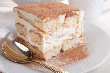 tiramisu cake in a plate