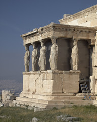 Obraz premium Caryatids women statues, erehtheion temple, Athens Greece