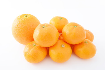 新鮮なオレンジとみかん