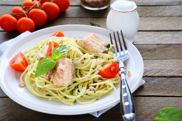 pasta with tuna slices