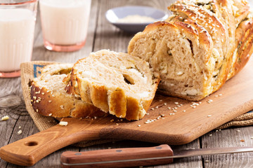 Bread with herbs and cheese