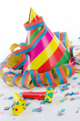 Partyhütchen mit Luftschlange