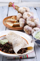 Tortilla, knoblauch, fleisch, rinderhack, gemüse