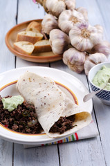 Tortilla, knoblauch, fleisch, rinderhack, gemüse