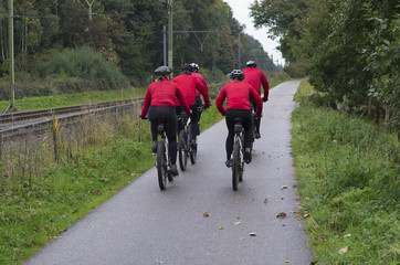 Obraz premium people biking