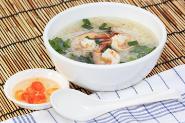 Thai boiled rice with shrimp