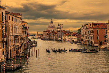Fototapeta premium Grand Canal in Venice at sunset. (HDR image)
