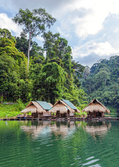 Fototapeta na wymiar Floating village on Lake Cheo lan in Thailand