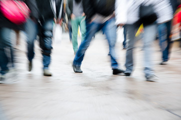 laufende menschenmassen