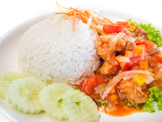 Fried chicken salad with white rice
