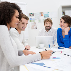 junge geschäftsleute im meeting
