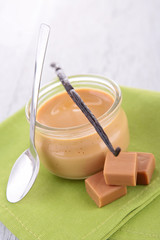 caramel cream dessert