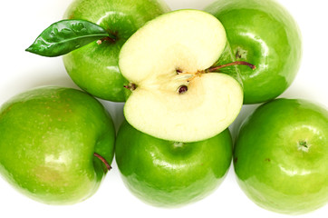 Fototapeta na wymiar Green apple fruits isolated on white background