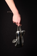 Schuhe in Frauenhand