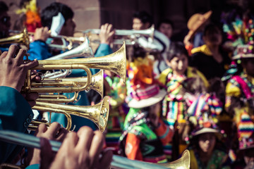 Danseurs péruviens au défilé à Cusco.