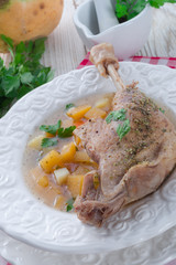 Goose - soup with red wine and thyme