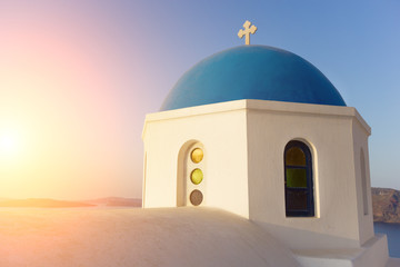 Fototapeta na wymiar Kopuła kościoła w Santorini Grecja