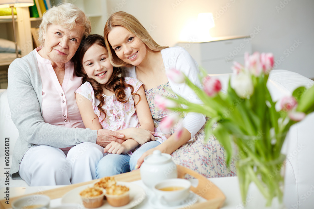 Wall mural friendly family