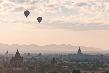Fototapeta na wymiar Bagan with air-balloons in the sky